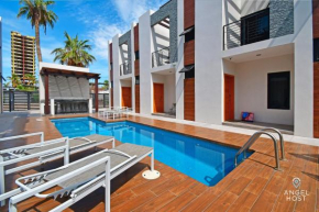 2 Story Townhome w Pool Onsite and 20 Steps to Beach